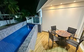 Nixxus 05 Piscina Privativa